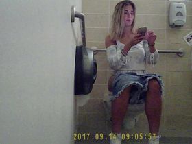 Порно Камера В Туалете Колледжа